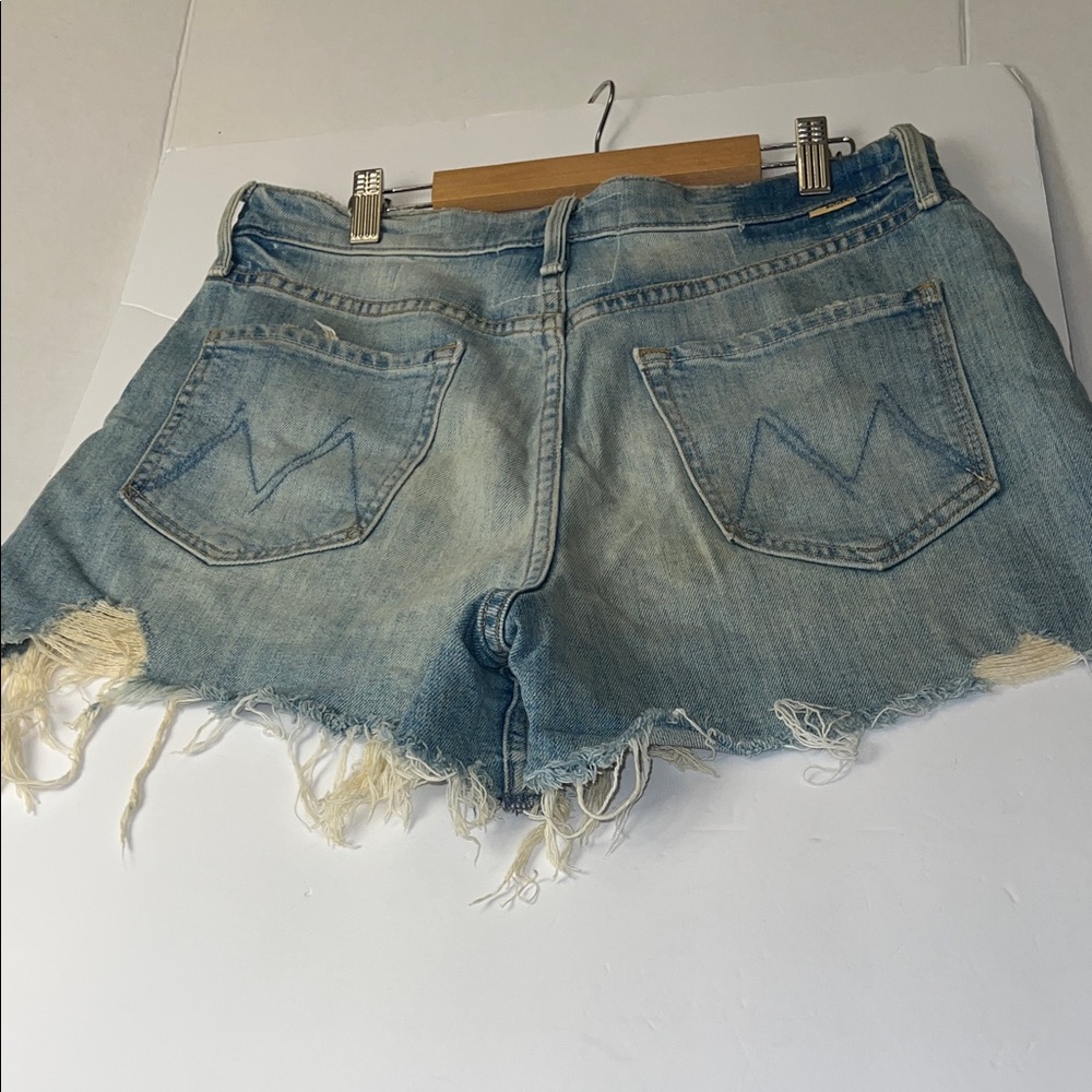 Mother ] Light Wash Distressed Denim Women’s Shorts ] Size 29